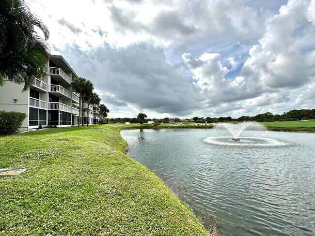 Foto del edificio - 3501 Village Blvd