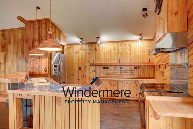 Building Photo - 3 Bed 2.5 Bath home