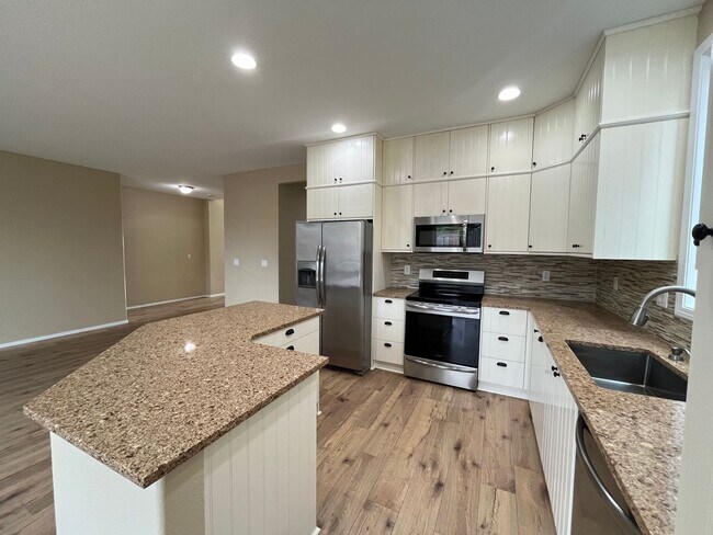 Building Photo - Charming 5 Bd 2.5 Ba home in Damascus! Nor...