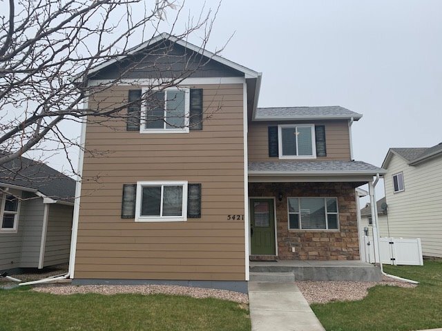 Building Photo - Gorgeous 2 Story Home