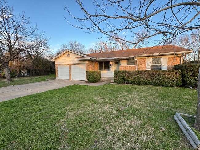 Building Photo - 360 Virtual Tour Available