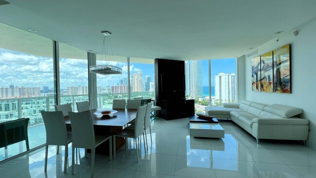 Foto del edificio - 250 Sunny Isles Blvd