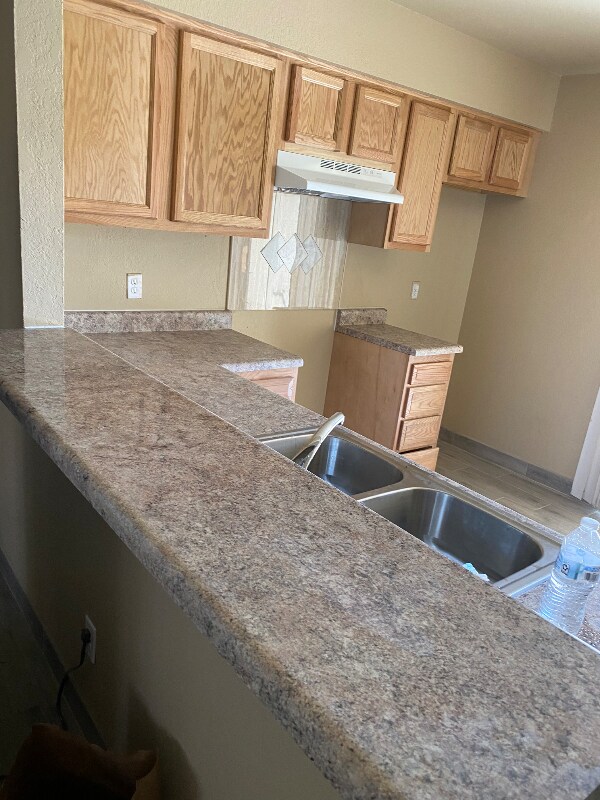 Building Photo - 464 Drake Ct