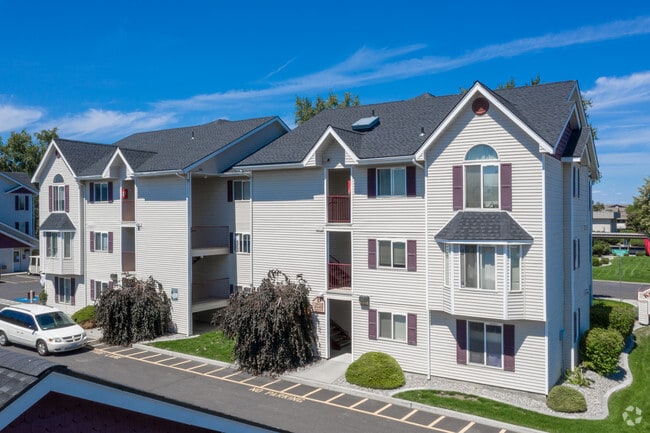 Building Photo - Knightsbridge Communities