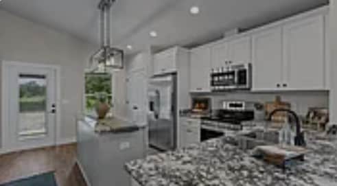 Building Photo - 405 N W 5th Pl