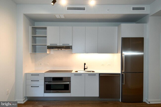 Foto del edificio - 1625 Eckington Pl NE