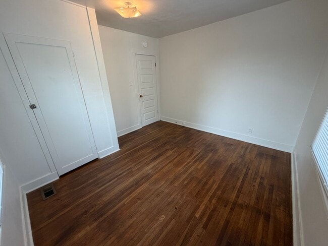 Building Photo - Adorable Shadle Bungalow - 2 Bed, 1 Bath