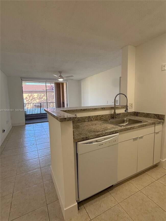 Foto del edificio - 2103 Renaissance Blvd