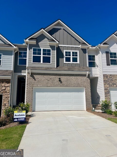 Foto del edificio - 412 Stoneybrook Dr