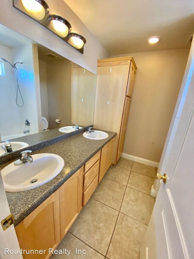 Building Photo - 3 br, 2 bath House - 5553 Baileya Ave