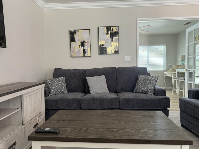 Foto del edificio - 9309 Galston Dr