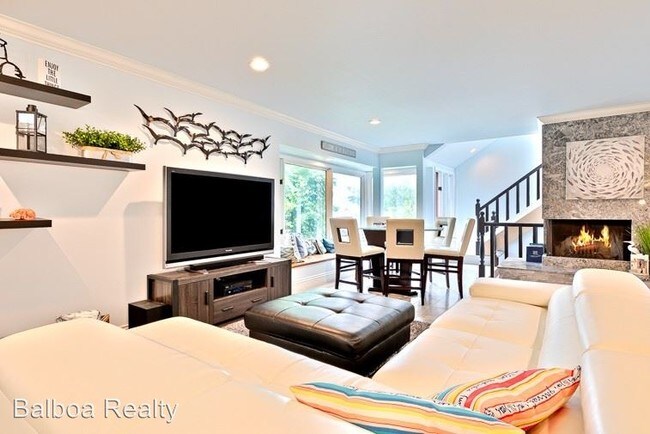 Building Photo - 2 br, 3 bath House - 211 19th St.
