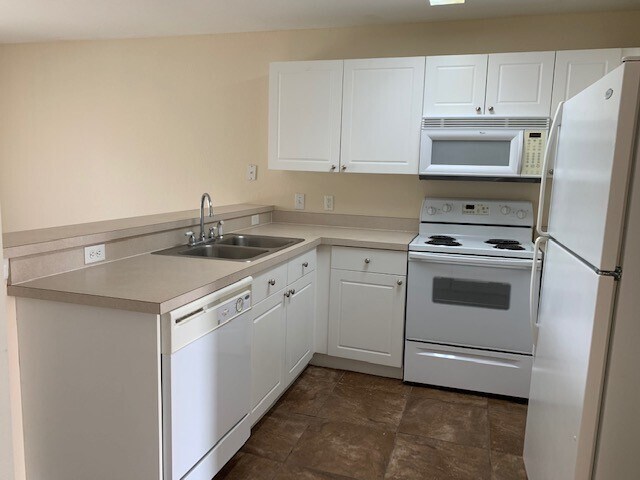 Building Photo - 324 Cervantes Dr