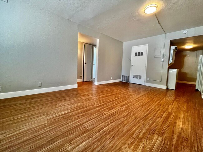 Foto del edificio - NShields632 (KC-LN-KB)