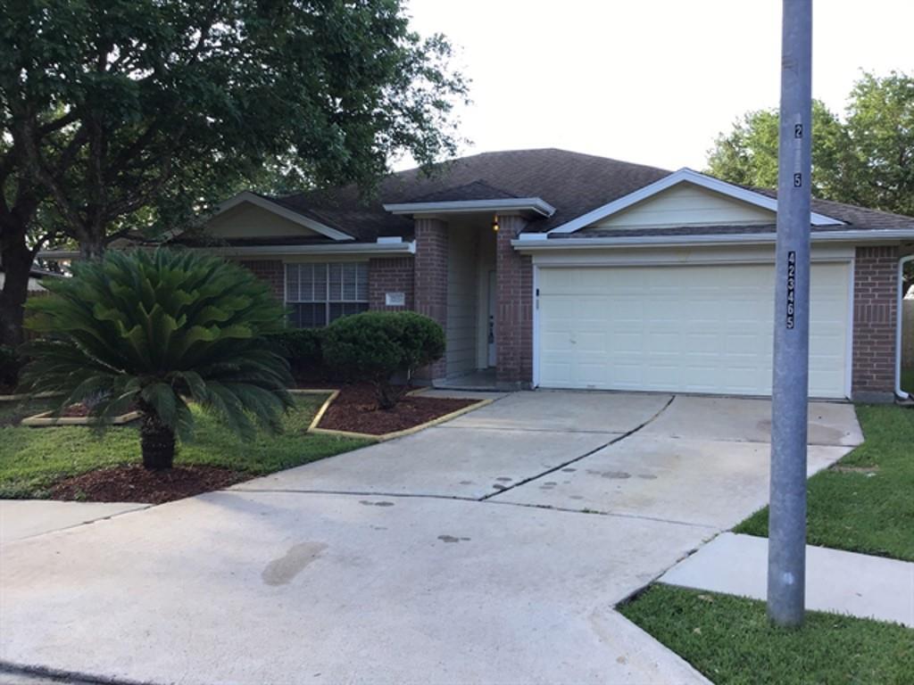 1703 Oak Valley Dr, Kemah, TX 77565 House Rental in Kemah, TX