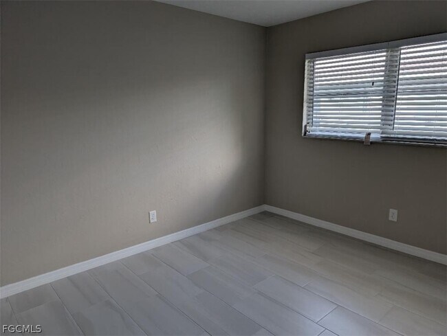 Foto del edificio - 3715 SE 9th Pl