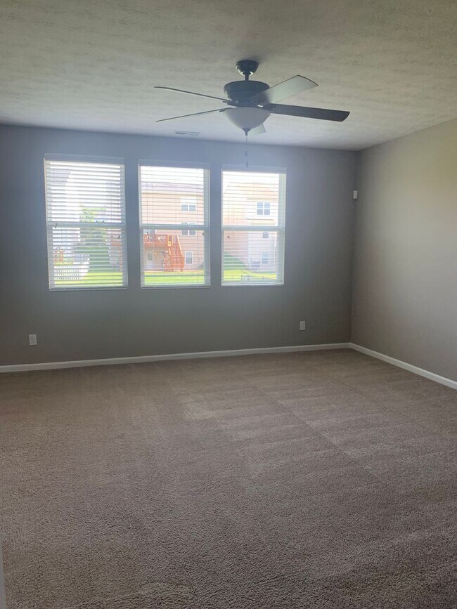 Building Photo - 3 Bedroom in Jeffersontown - Hanover Trace