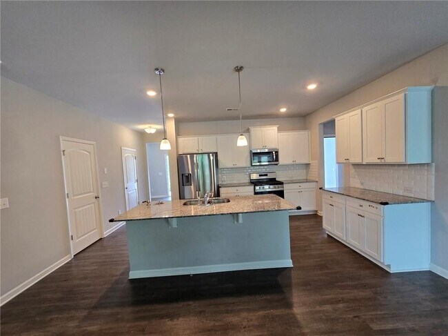 Building Photo - 121 Valimar Dr
