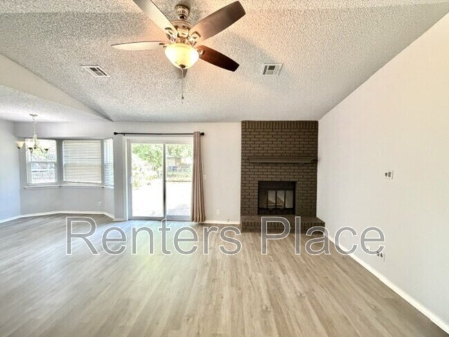 Foto del edificio - 1505 N Poplar Ave