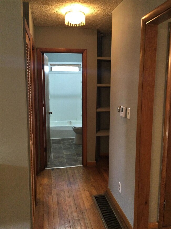 Foto del edificio - 630 N 1st St