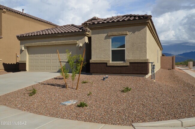 Building Photo - 12175 E Metz Dr