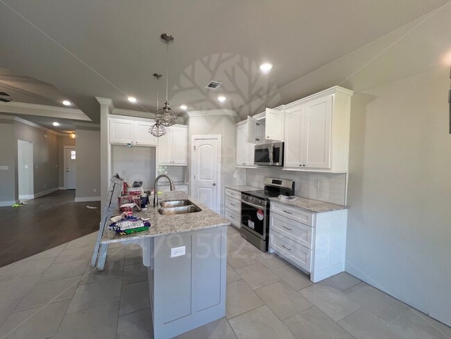 Building Photo - West Springdale/Elm Springs- Single-Family...