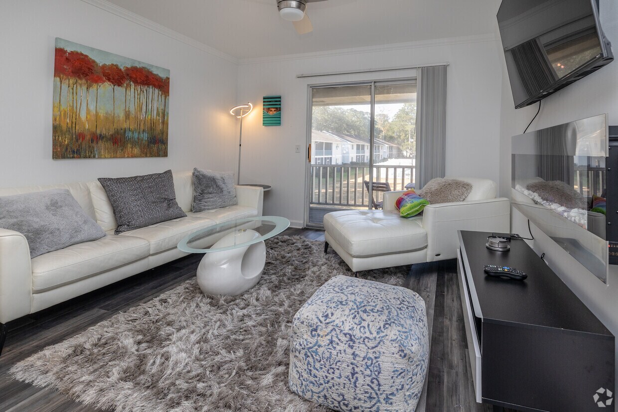 2 habitaciones, 1.5 baños, 940 pies cuadrados, sala de estar - Hickory Plantation