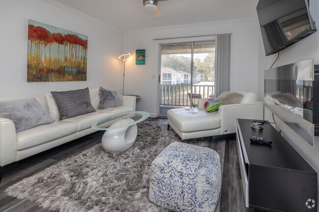 2BR, 1.5BA-940SF-Living Room - Hickory Plantation