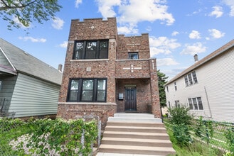 Building Photo - 10542 S Ave L