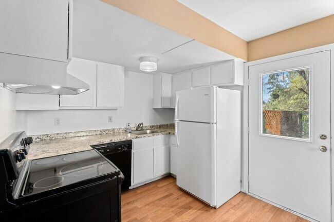 Foto del edificio - 6317 E 78th Way