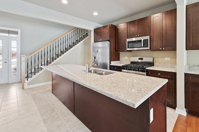 Building Photo - 773 Verandah Dr