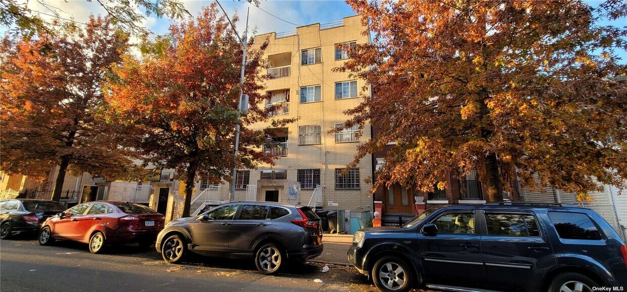 Building Photo - 100-9 39th Ave