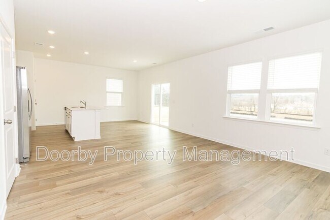 Building Photo - 115 Saddlebred Wy