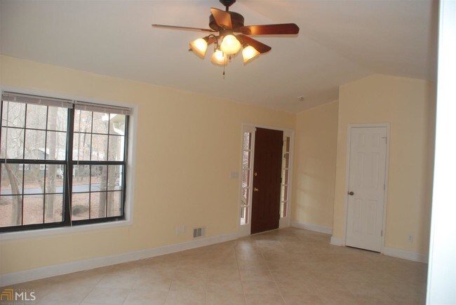 Building Photo - 160 Wills Ln