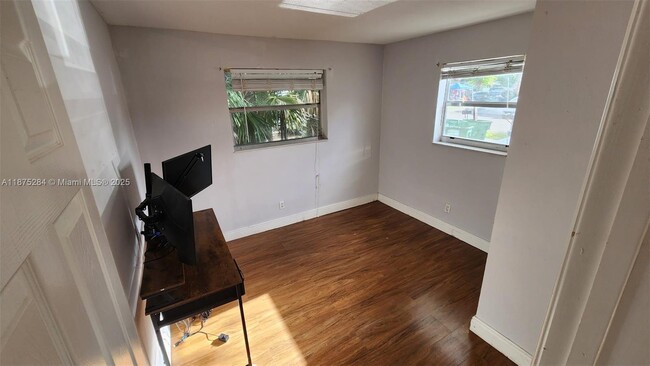 Foto del edificio - 1210 NW 30th Ave