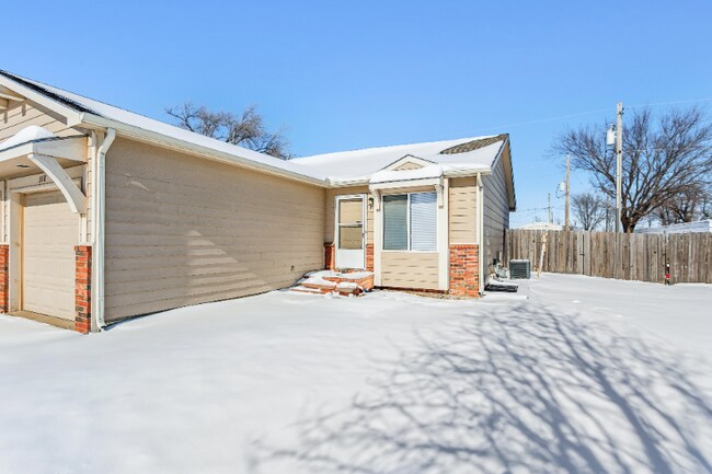 Foto del edificio - 318 Harvest Ln