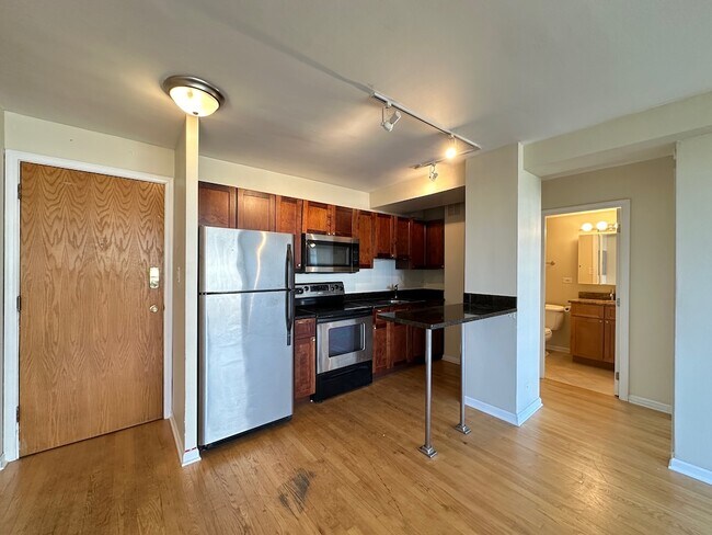 Foto del edificio - 4180 N Marine Dr