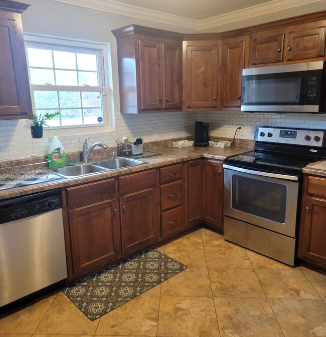 2512 Friendship Rd, Oxford, AL 36203 House Rental in Oxford, AL