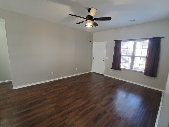 Building Photo - 1324 Onyx St