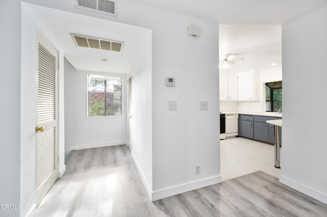 Foto del edificio - 5321 Colodny Dr