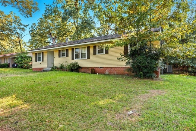 Building Photo - 220 McCree Dr