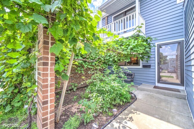 Foto del edificio - 411 Hickory Dr