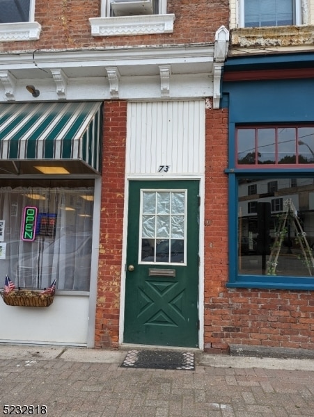 Primary Photo - 73 Main St