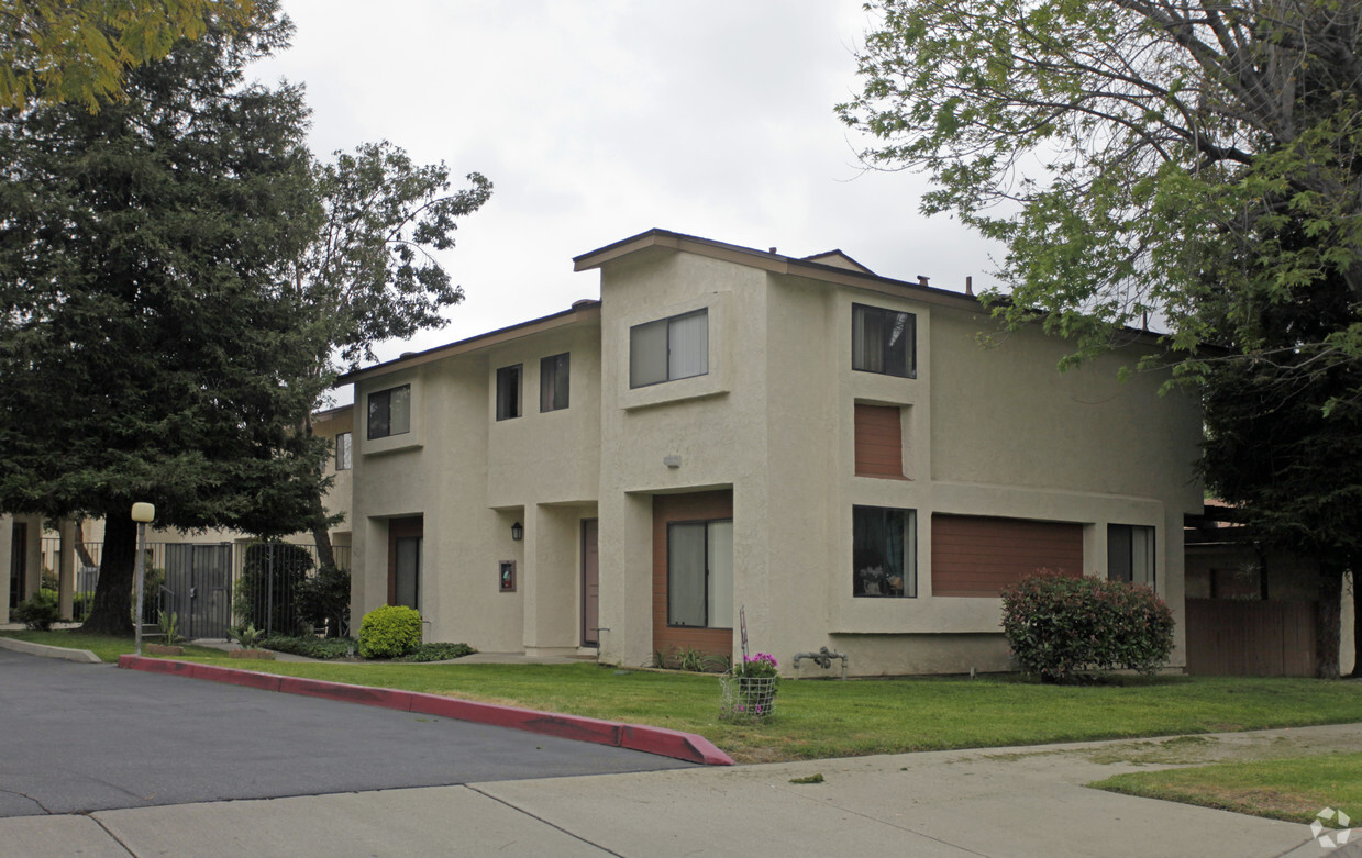 Building Photo - Fern Apartments