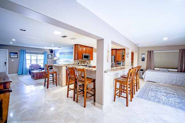 Foto del edificio - 5512 SE Nassau Terrace