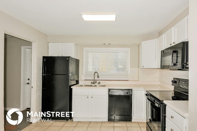 Building Photo - 8412 Chalons Ct