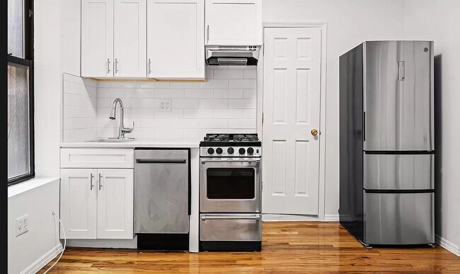 Building Photo - 274 Mott Street