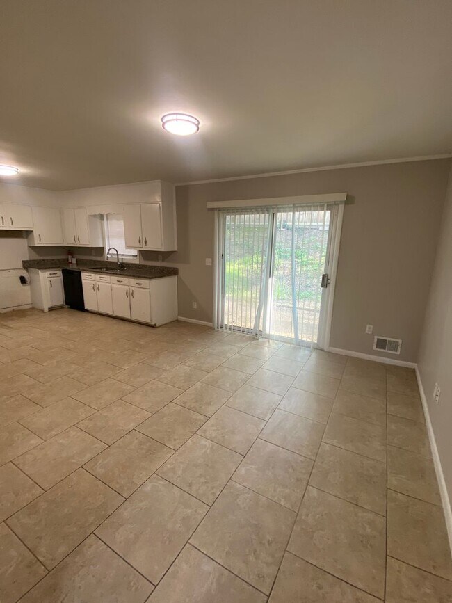 Foto del edificio - Beautiful 3BR Home – Comfort & Functionality