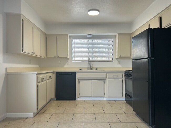 Foto del edificio - 824 Capehart Ct