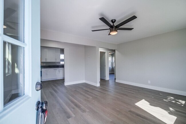 Foto del edificio - Centrally Located 2 Bedroom Single Family ...
